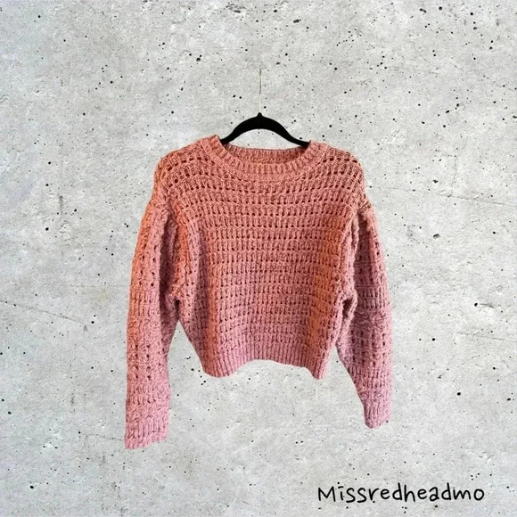 Universal Thread Sweaters - Universal Thread Sweater - Small